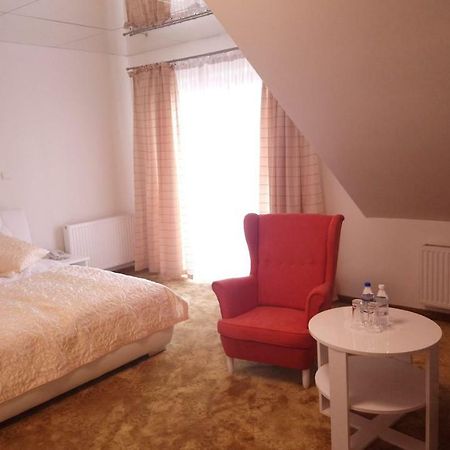 Hotel Milord Pułtusk Buitenkant foto