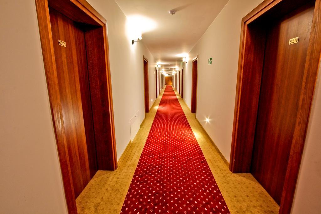 Hotel Milord Pułtusk Buitenkant foto