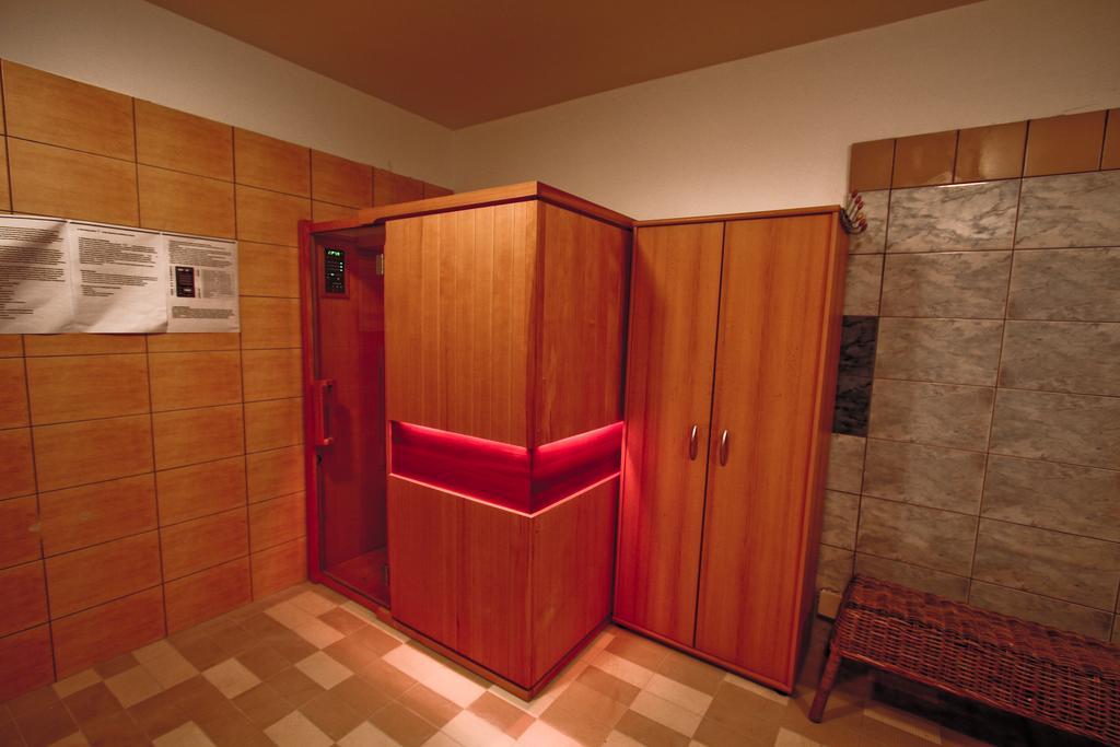 Hotel Milord Pułtusk Buitenkant foto