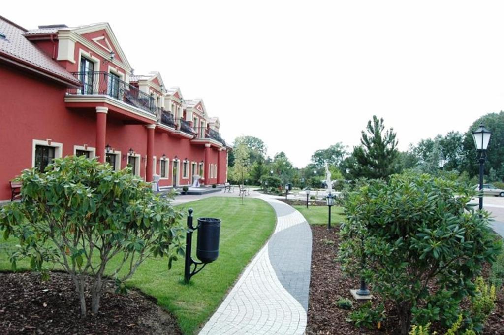 Hotel Milord Pułtusk Buitenkant foto