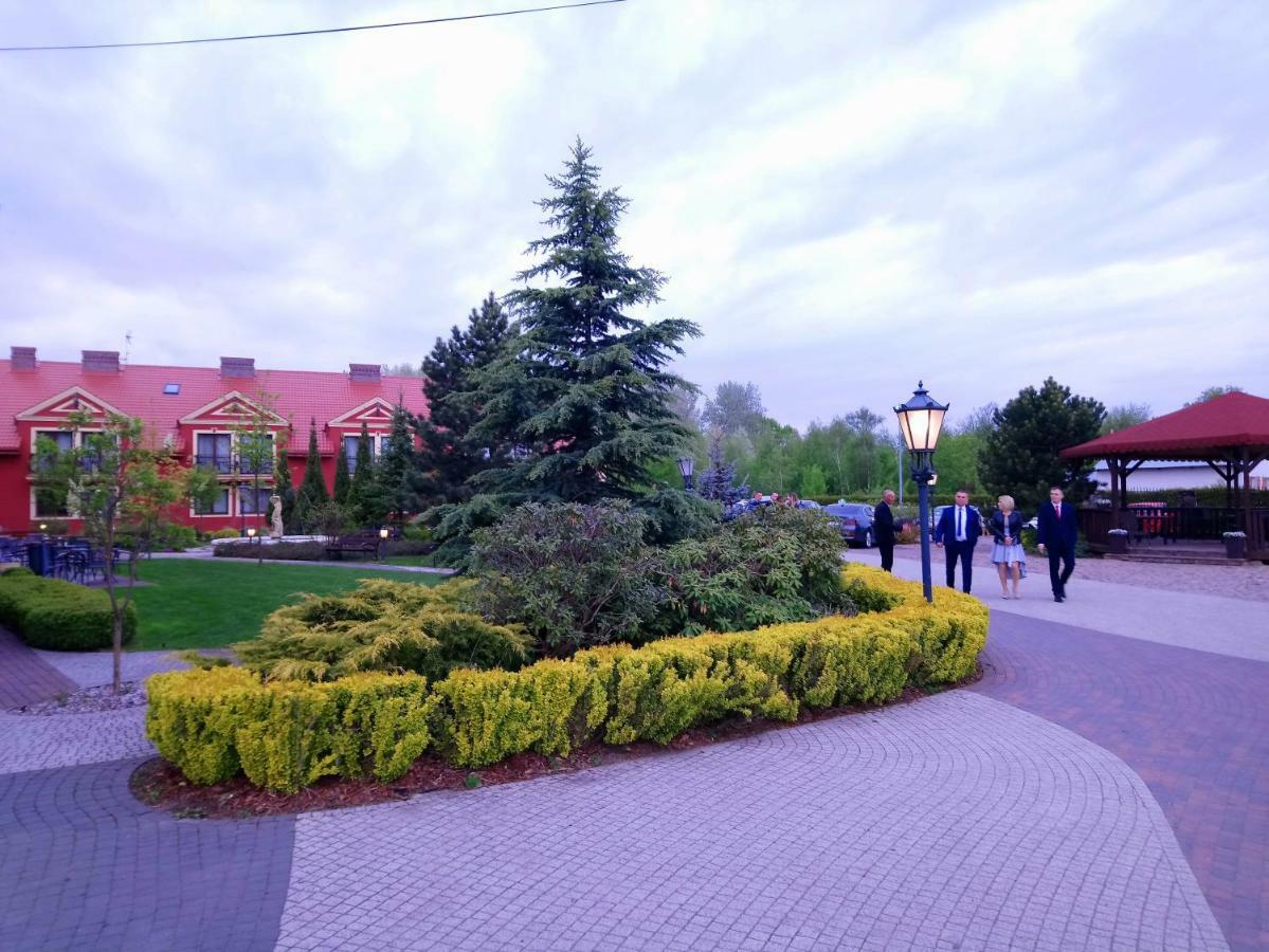 Hotel Milord Pułtusk Buitenkant foto