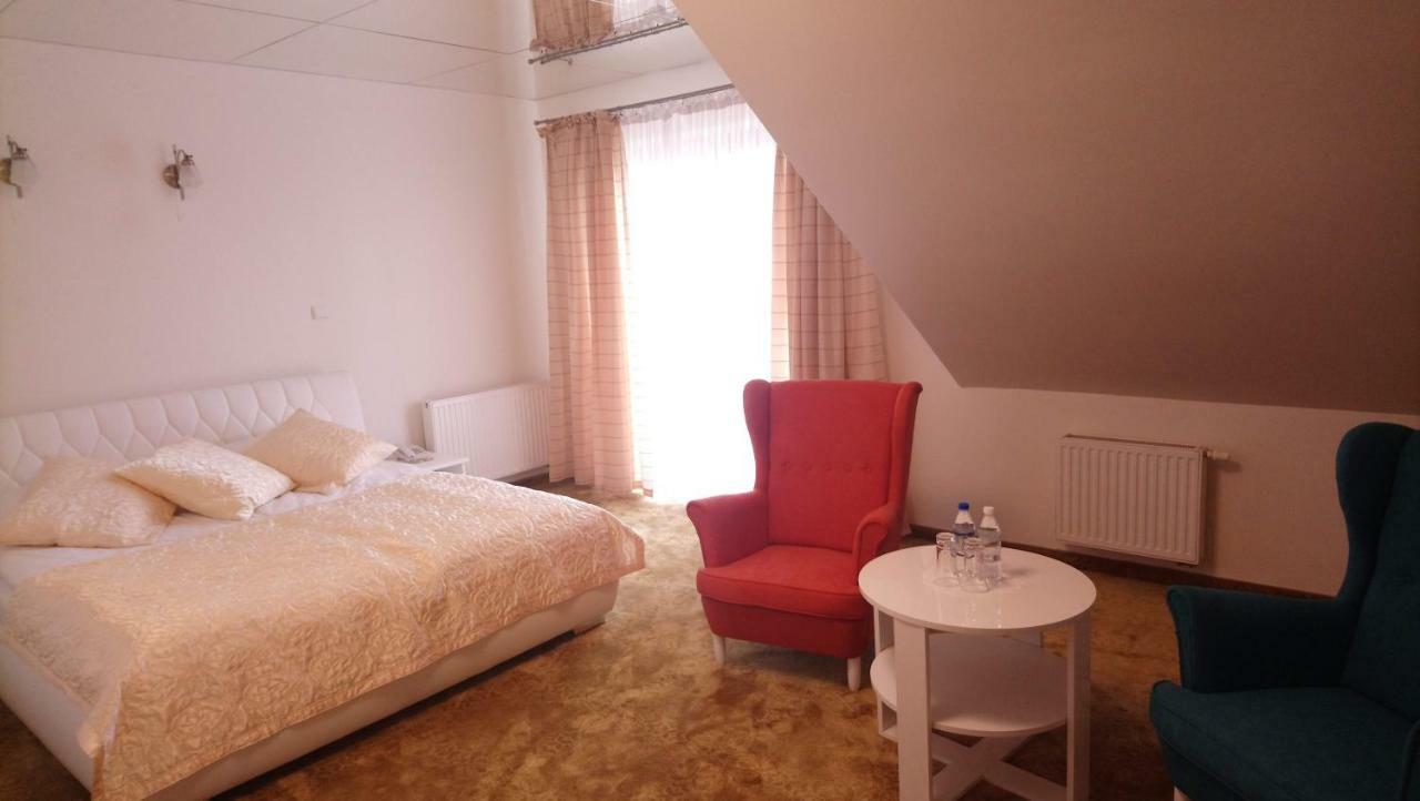 Hotel Milord Pułtusk Buitenkant foto