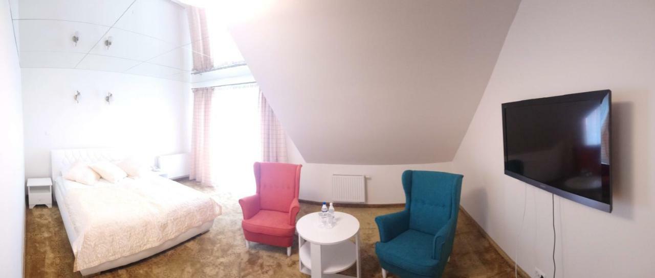 Hotel Milord Pułtusk Buitenkant foto