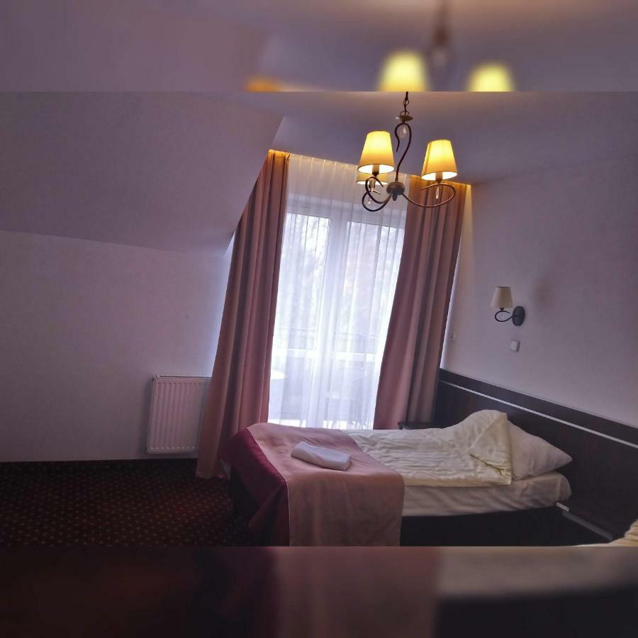 Hotel Milord Pułtusk Buitenkant foto