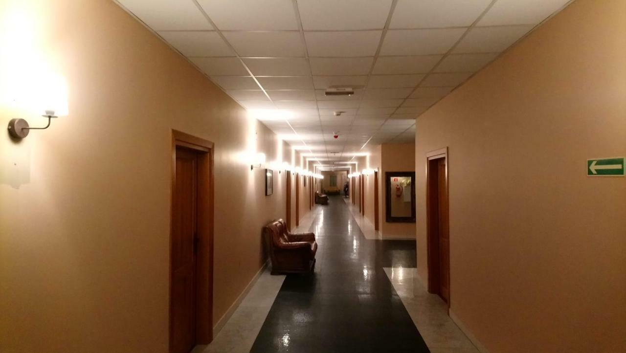 Hotel Milord Pułtusk Buitenkant foto