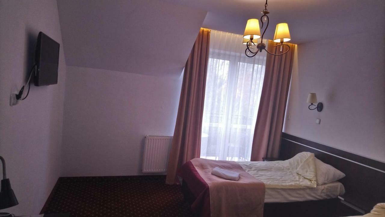 Hotel Milord Pułtusk Buitenkant foto