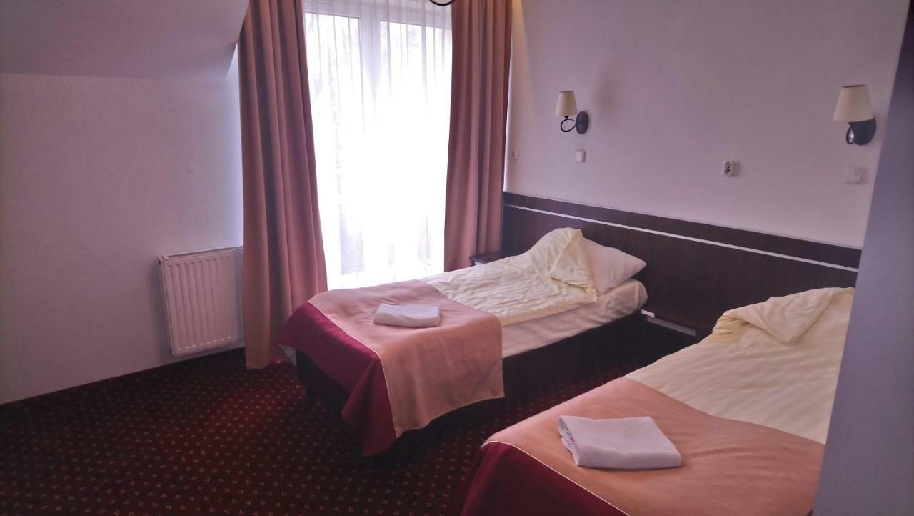 Hotel Milord Pułtusk Buitenkant foto