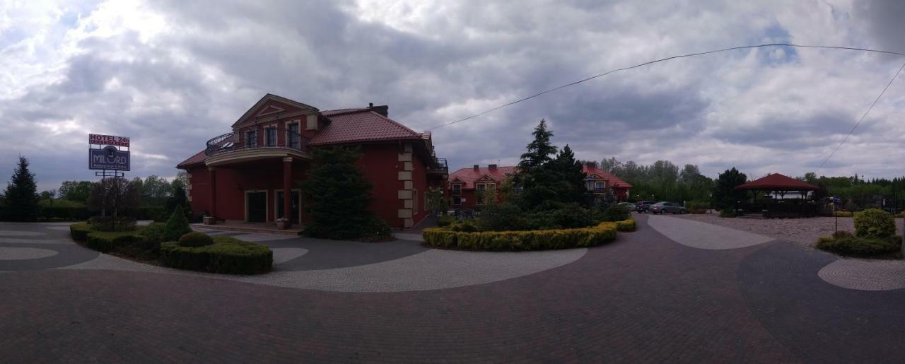 Hotel Milord Pułtusk Buitenkant foto