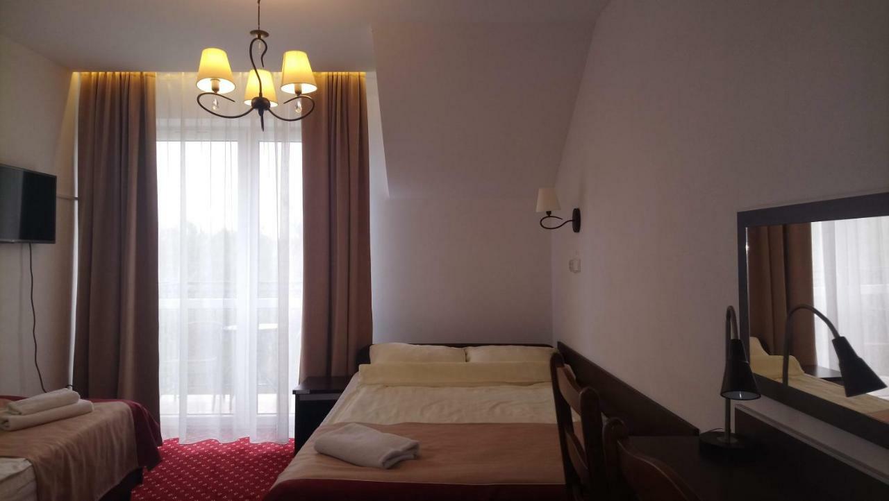 Hotel Milord Pułtusk Buitenkant foto